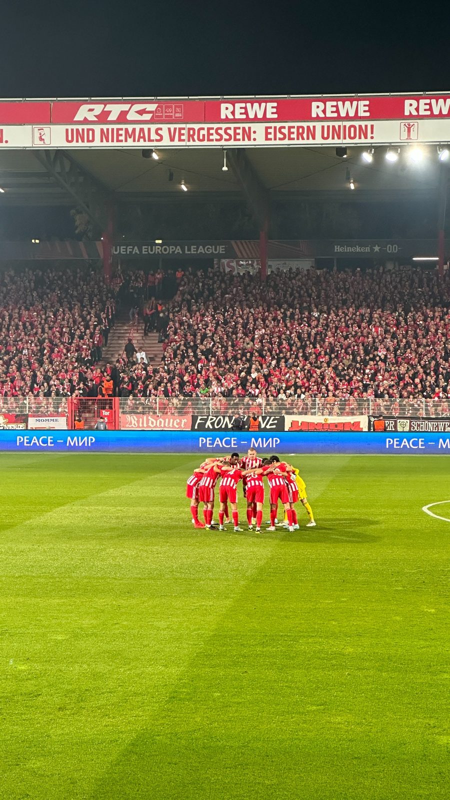 Flutlichtabend an der Alten Försterei mit RTC-Werbung